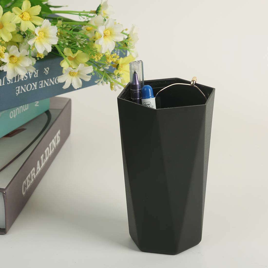 OUDEW Car Trash Can with 30 Detachable Bags