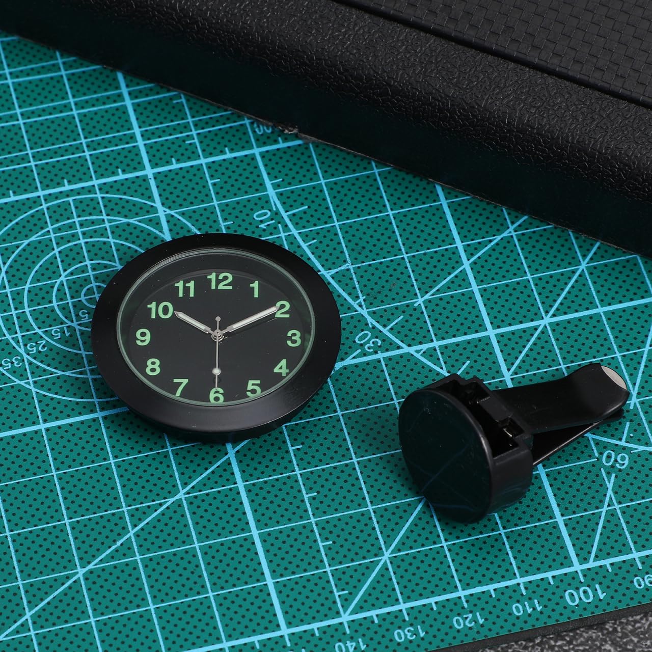 Mini Luminous Car Vent Clock with Clip Universal Quartz